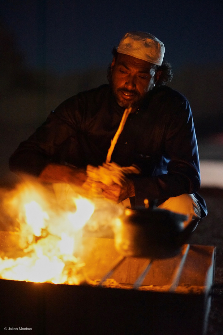 Lagerfeuer in der Nacht