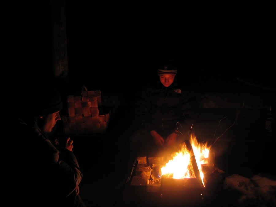 Lagerfeuerromantik in Lappland