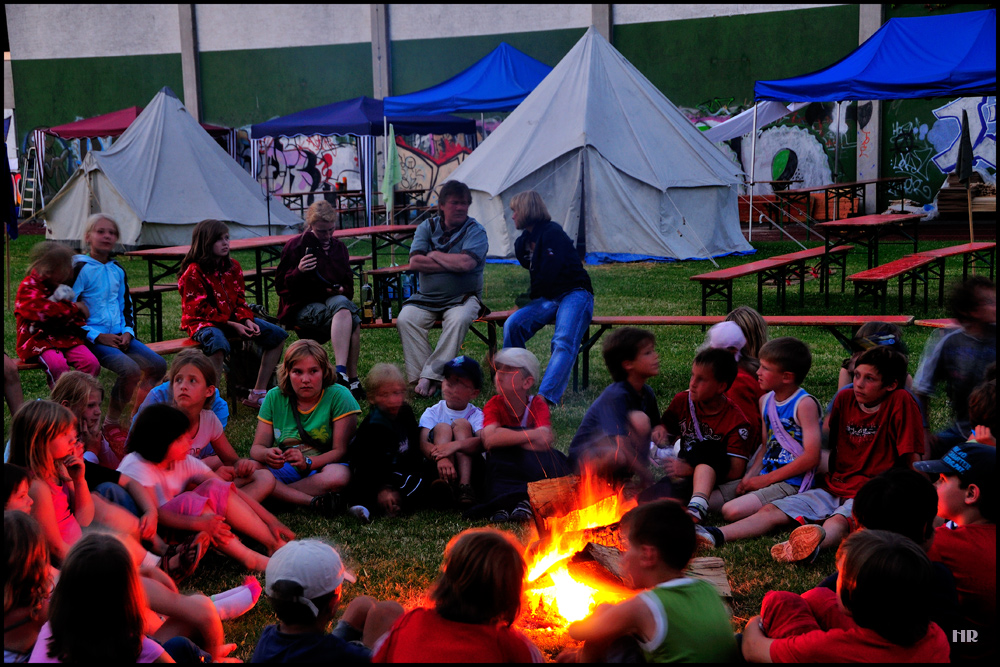 Lagerfeuerstimmung im Jugendcamp Arnsberg / Hüsten