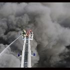 Lagerhalle im Vollbrand 4