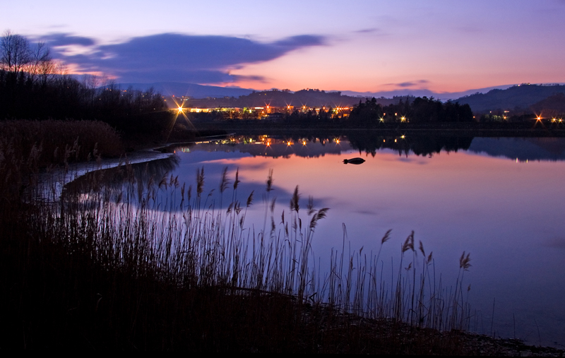 Lago al tramonto