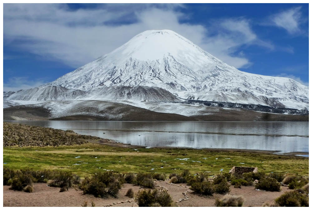 Lago Chungará und Vulkan Parinacota