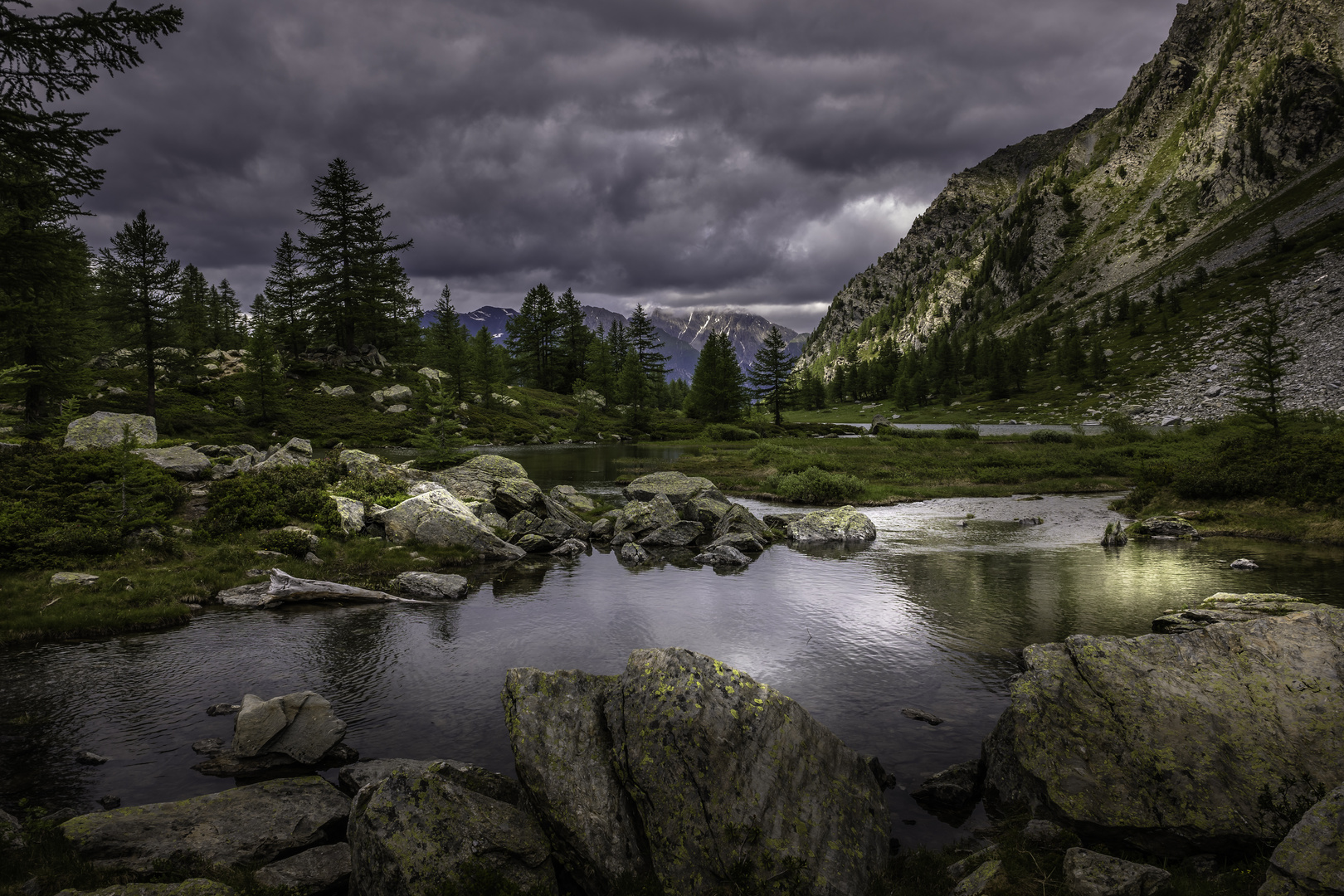 Lago col temporale