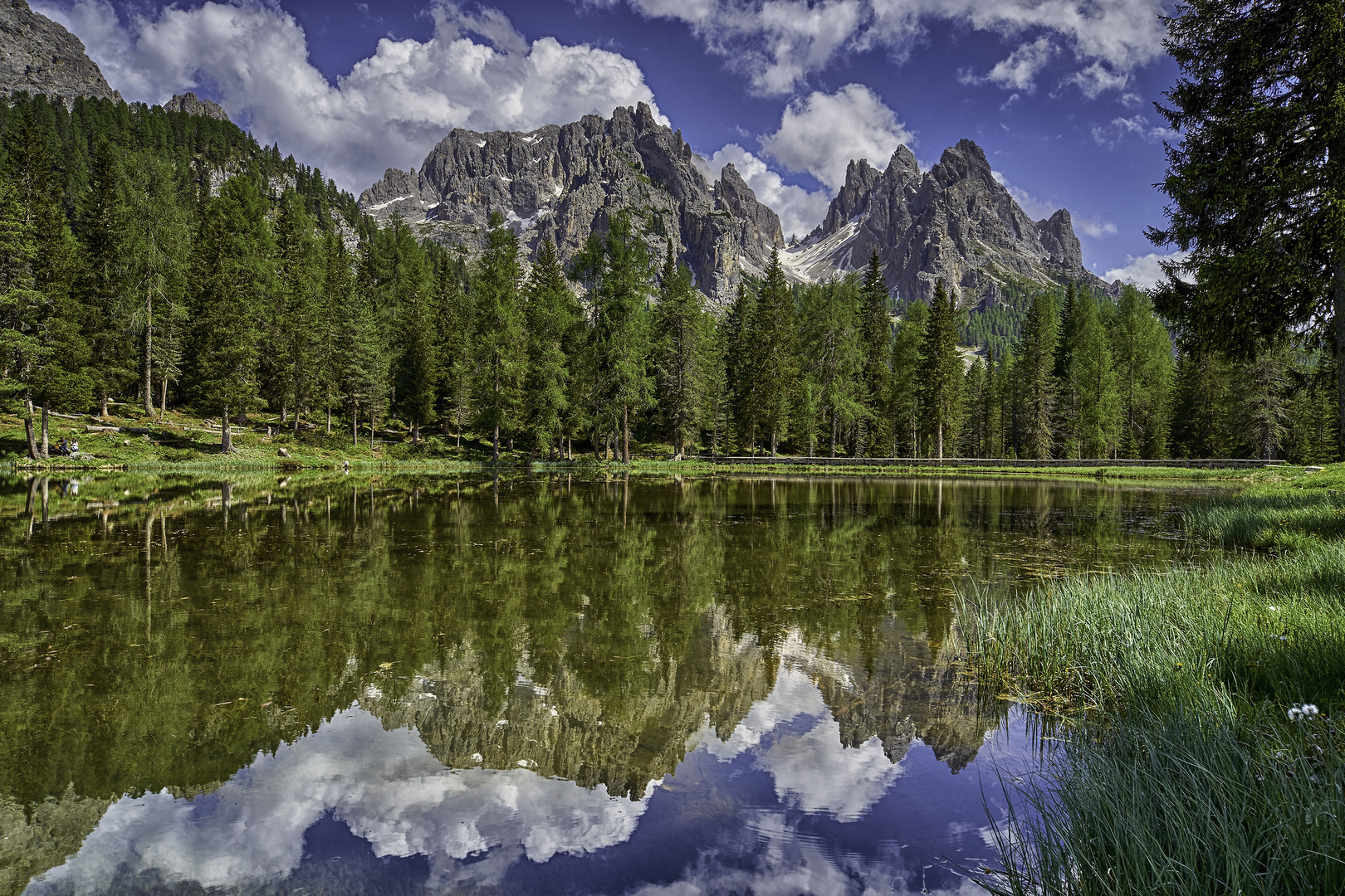 Lago de Antorno-geschaerft, mit Blick auf Cadini di Misurina