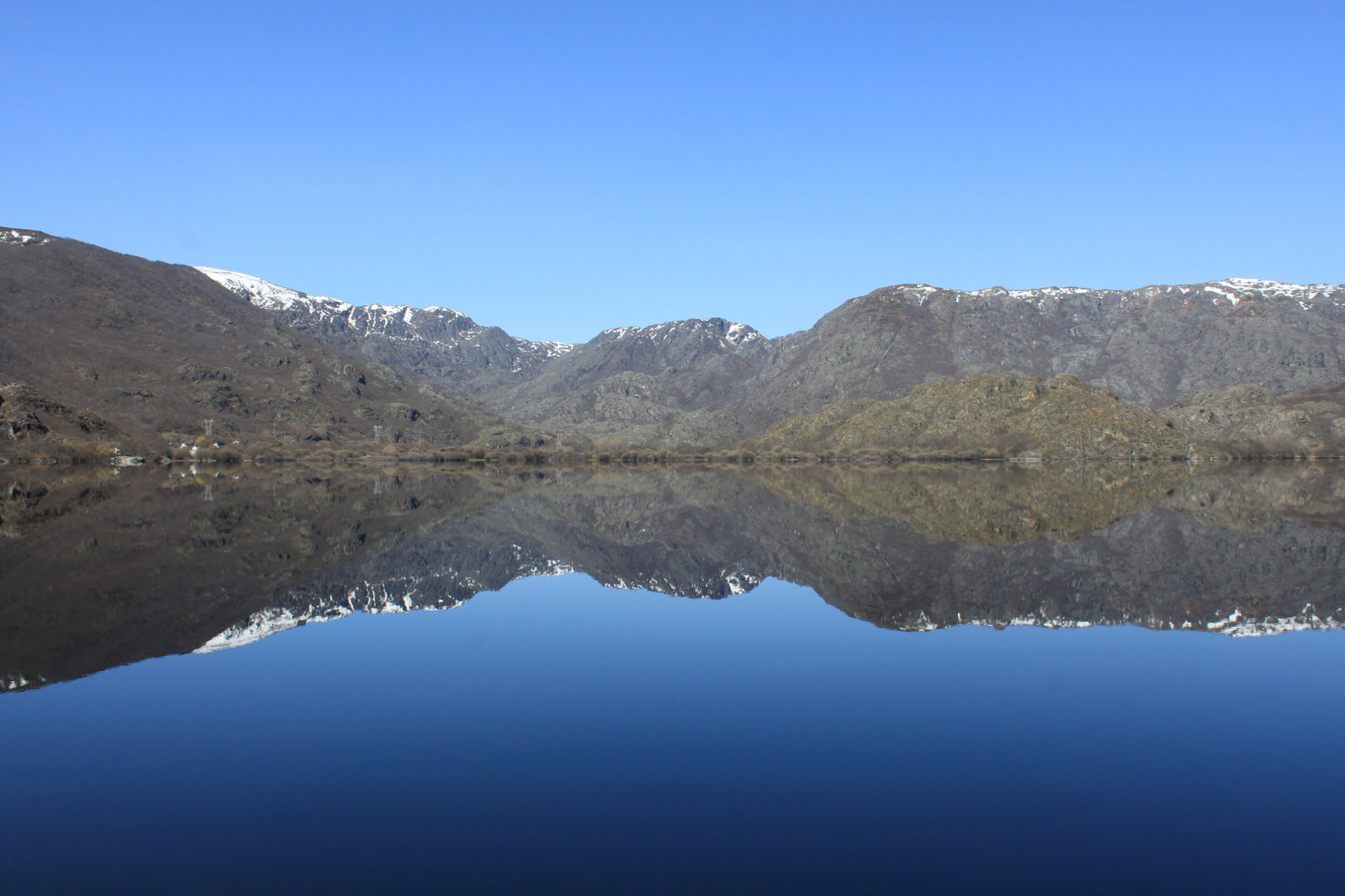 Lago de Sanabria desde playa Viquiella