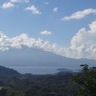 lago de yojoa visto desde cerro azul meanbar