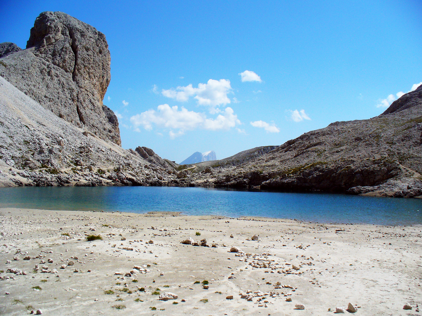 Lago di Antermoia e Marmolada