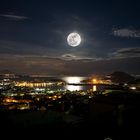 Lago di Bacoli e golfo di Napoli con luna piena