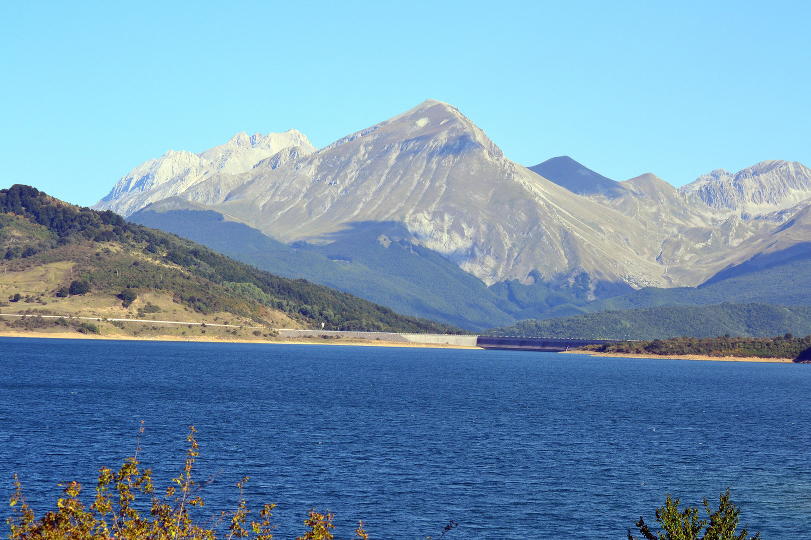 LAGO DI CAMPOTOSTO (L'AQUILA)