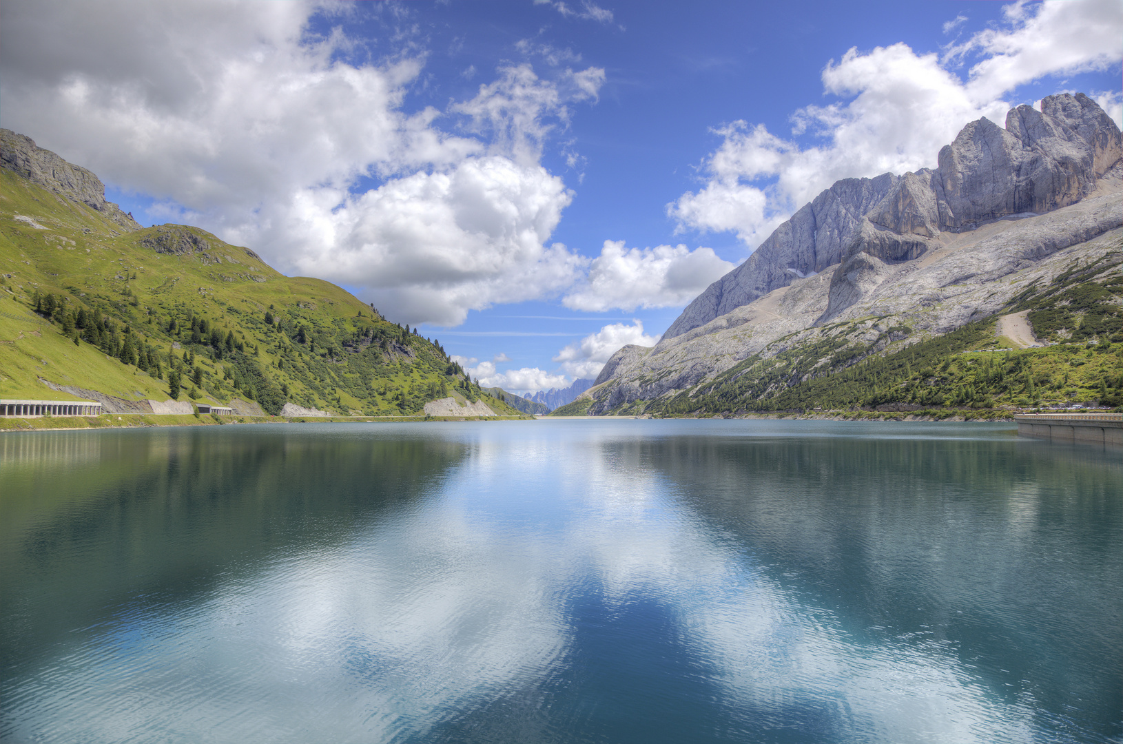 Lago di Fedaia