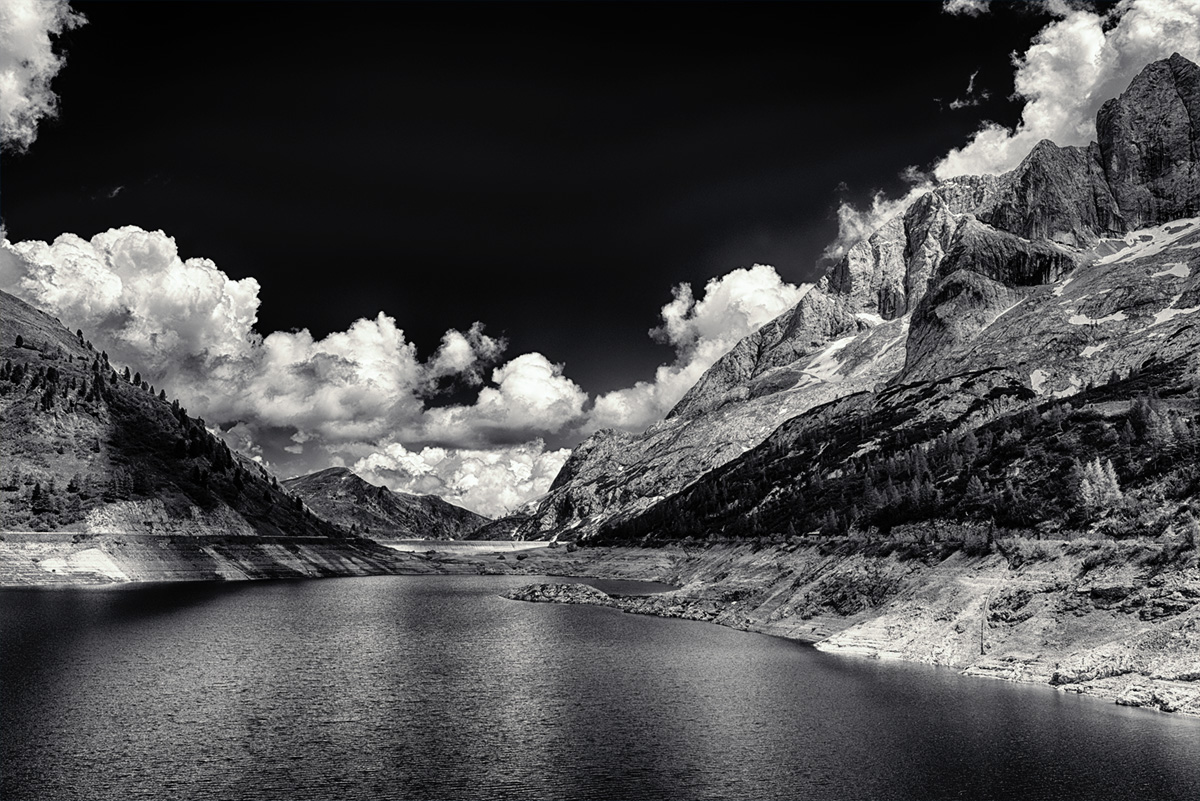 Lago di Fedaia