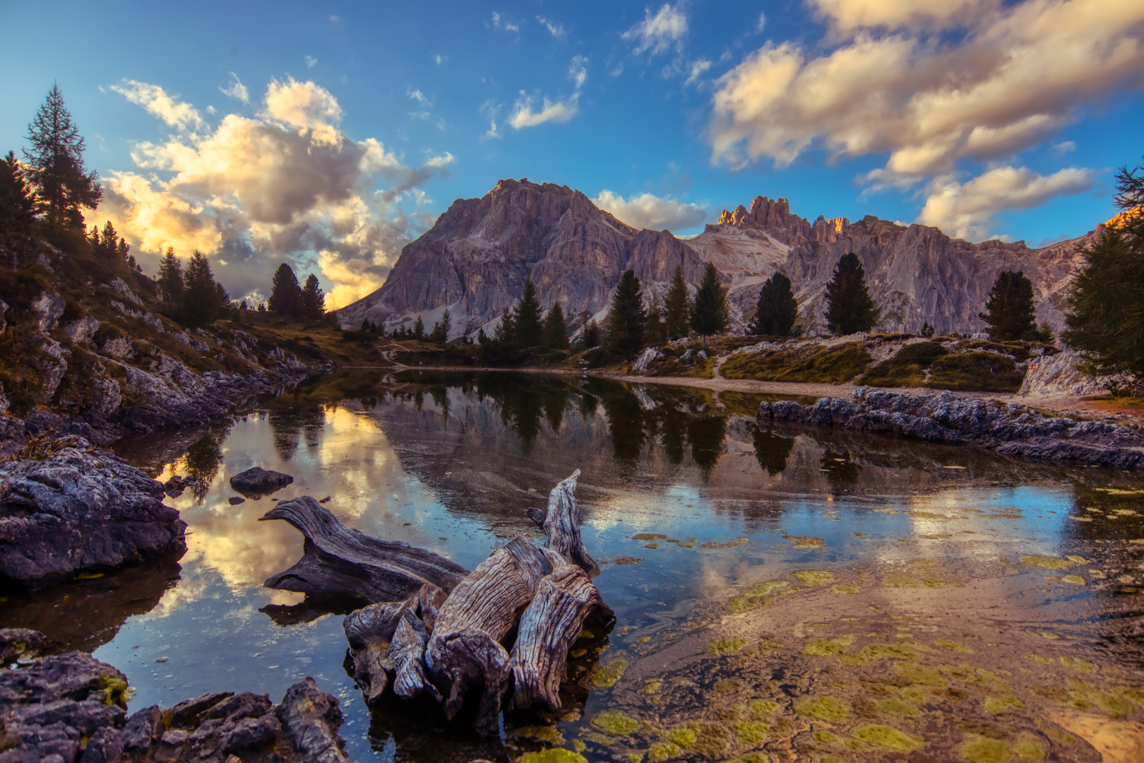 Lago di Limides mit dem Lagazuoi.