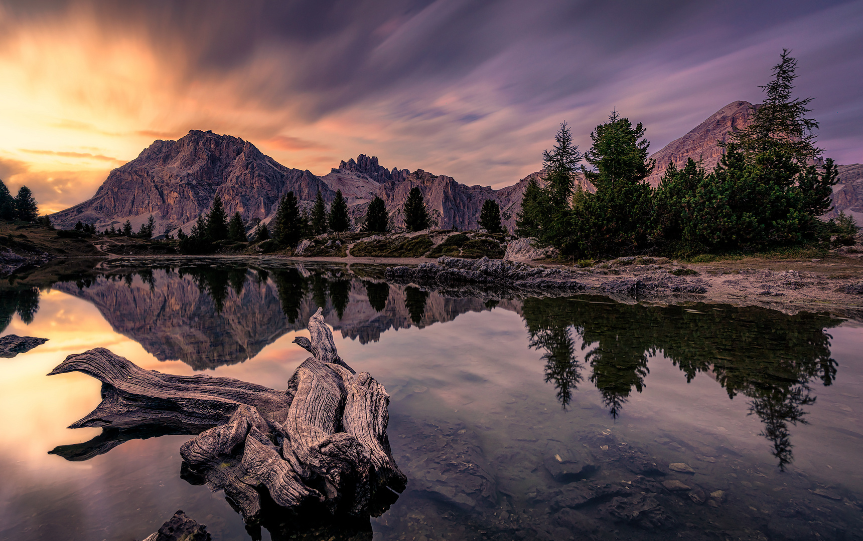 Lago di Limides zum Sonnenuntergang