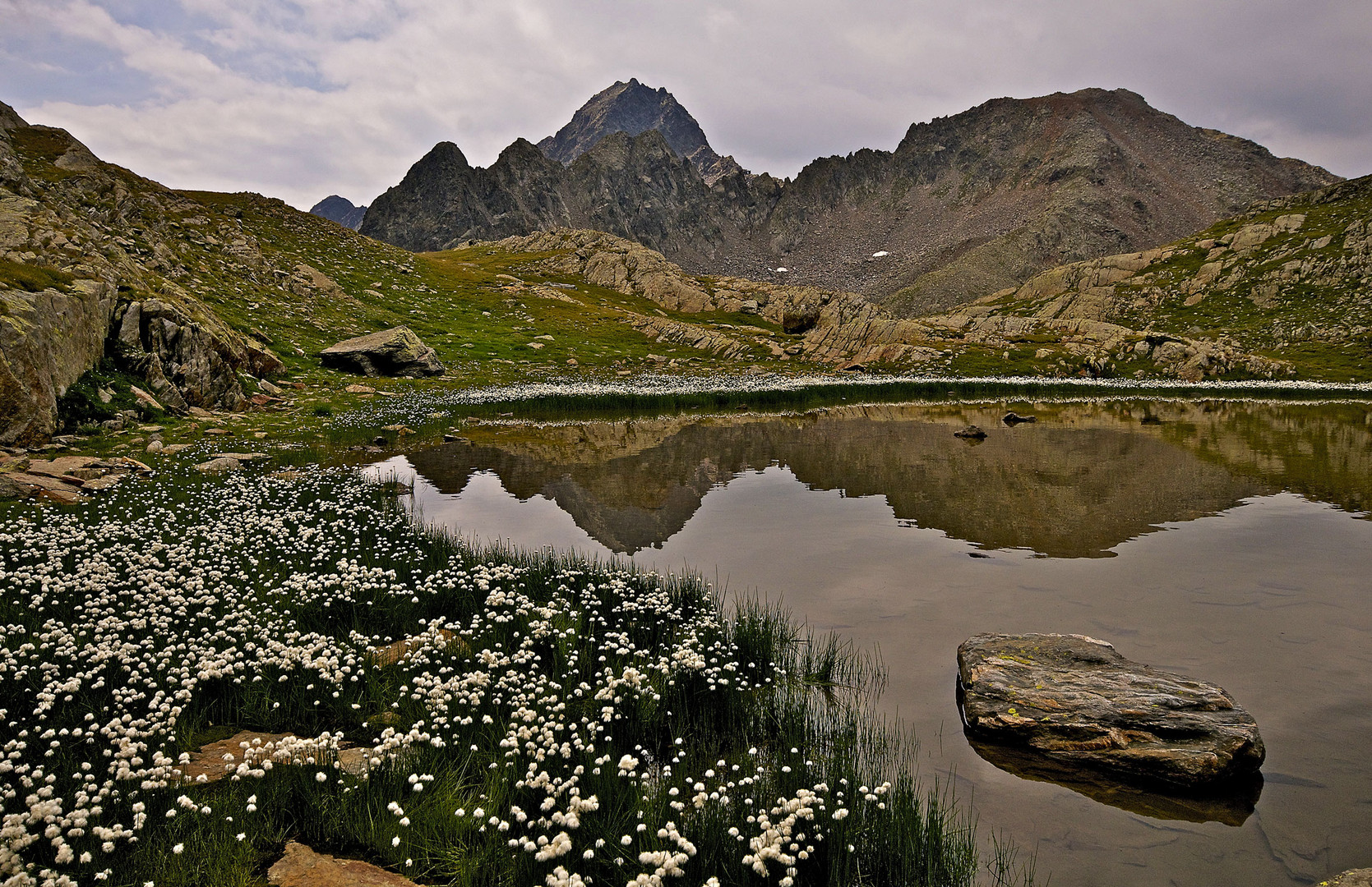 Lago di Pietrarossa