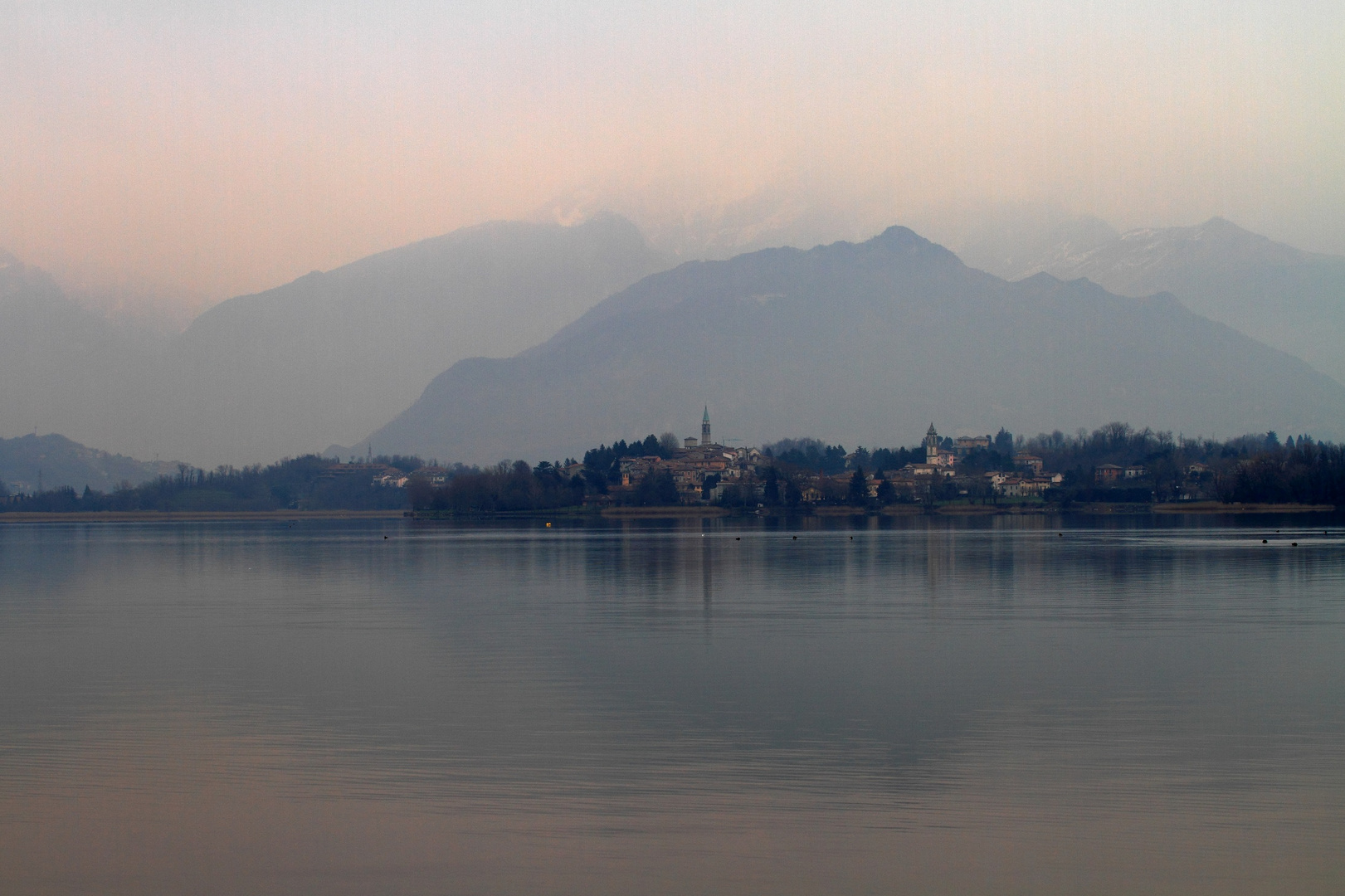 Lago di Pusiano i suoi paesini