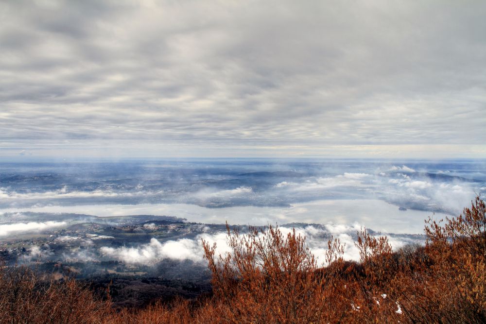 Lago di varese dopo la pioggia by Gianluca Paroni 