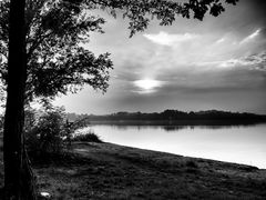 Lago di Varese, sole calante