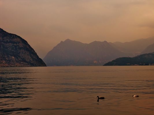 Lago d'Iseo al calar del sole