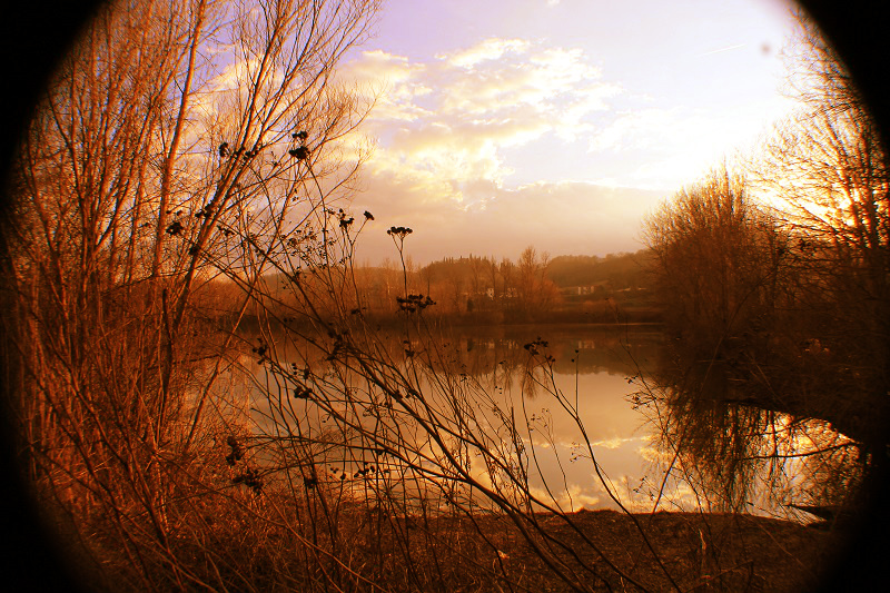 lago e tramonto