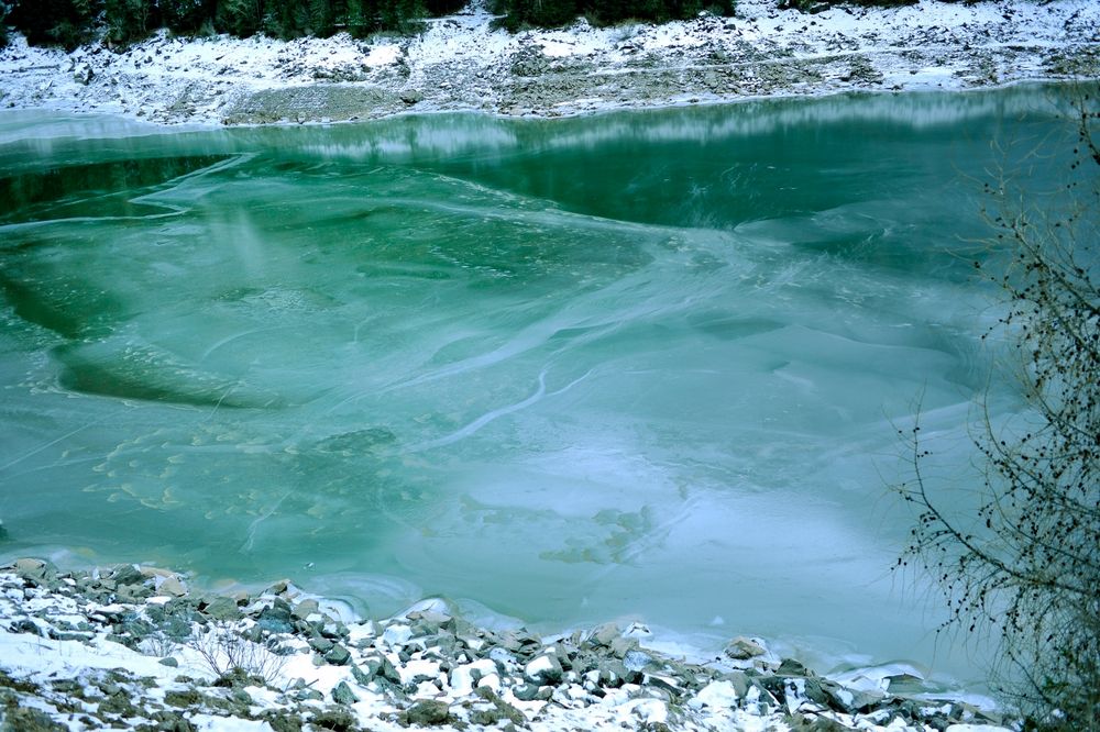 Lago ghiacciato