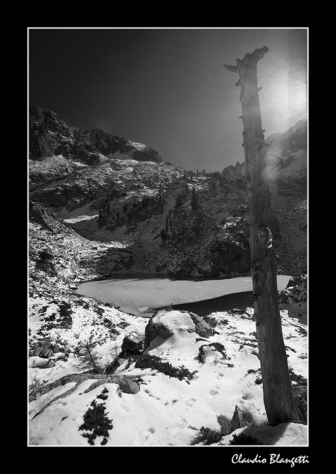 Lago innevato