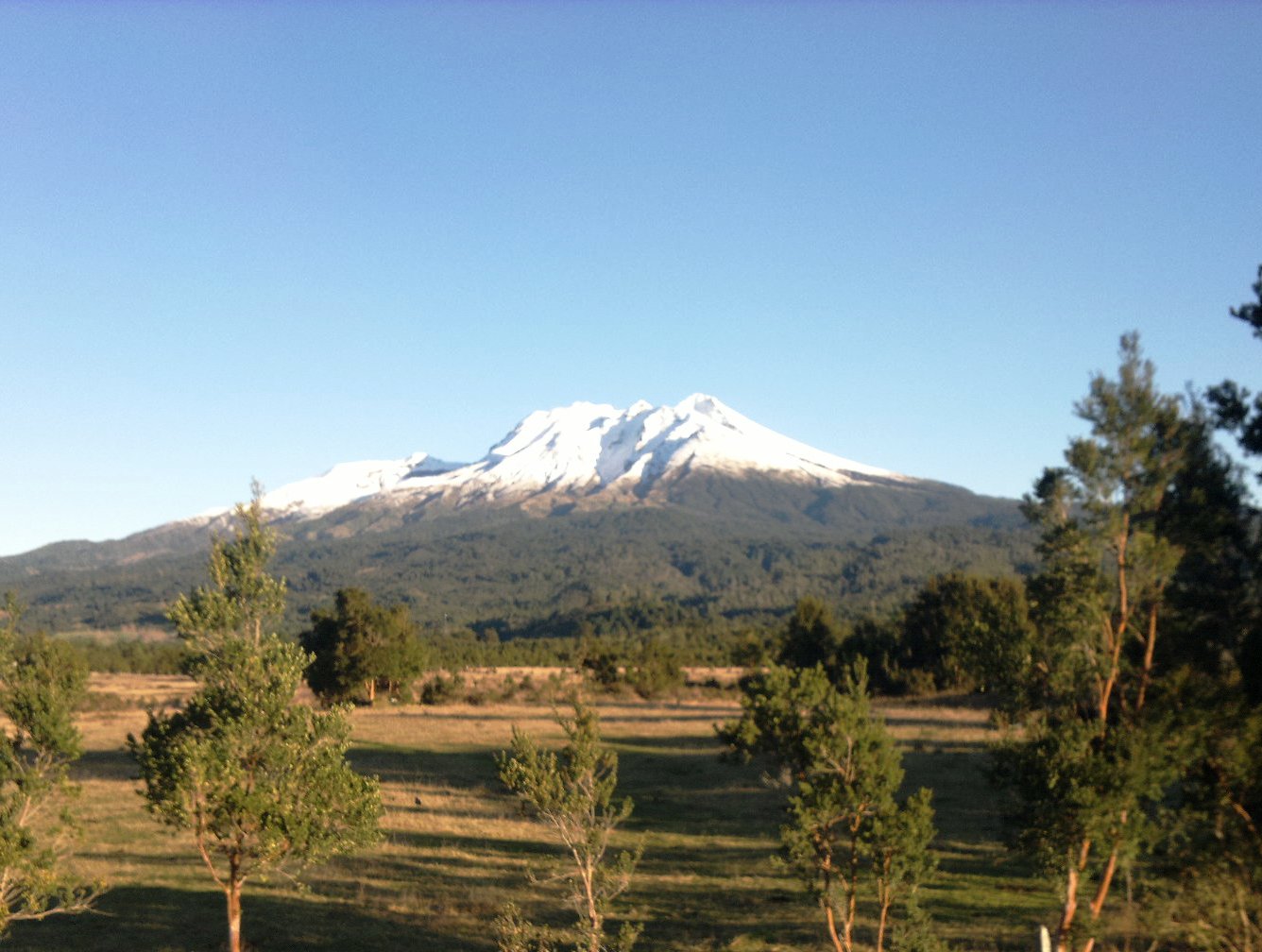 Lago Llanquihue, Sur de Chile, Volcanes Calbuco, y Osorno