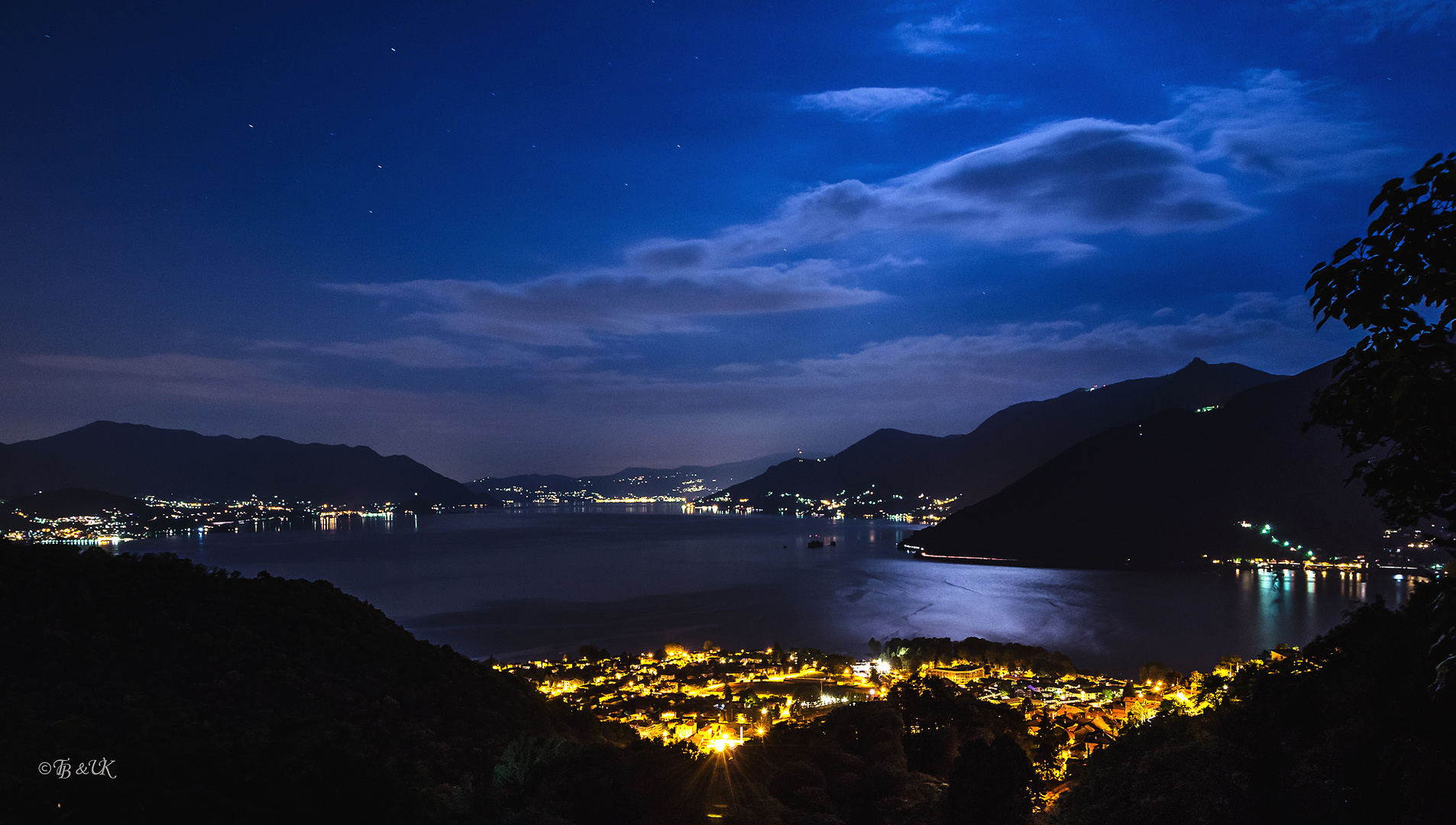 Lago Maggiore by night