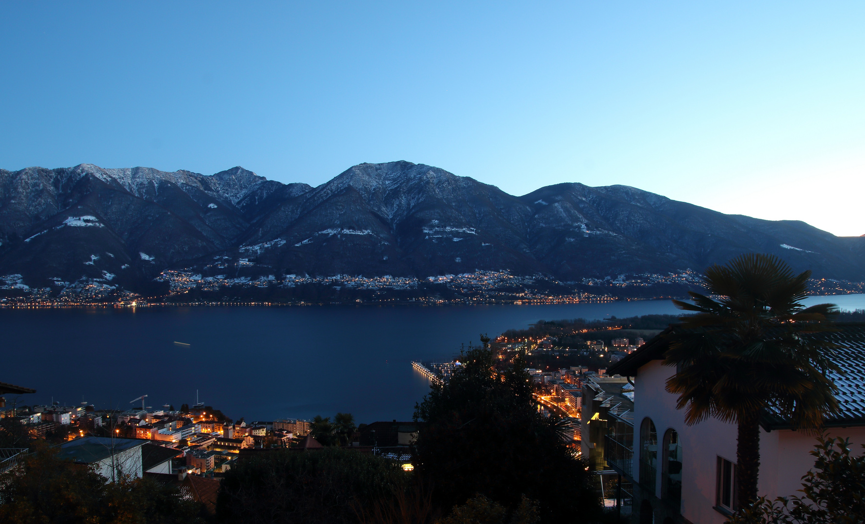 Lago Maggiore im Schnee