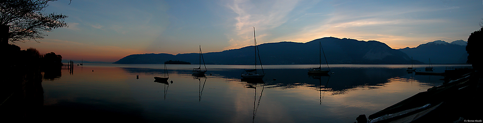 Lago Maggiore in der Abenddämmerung