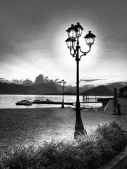 Lago Maggiore in schwarzweiss