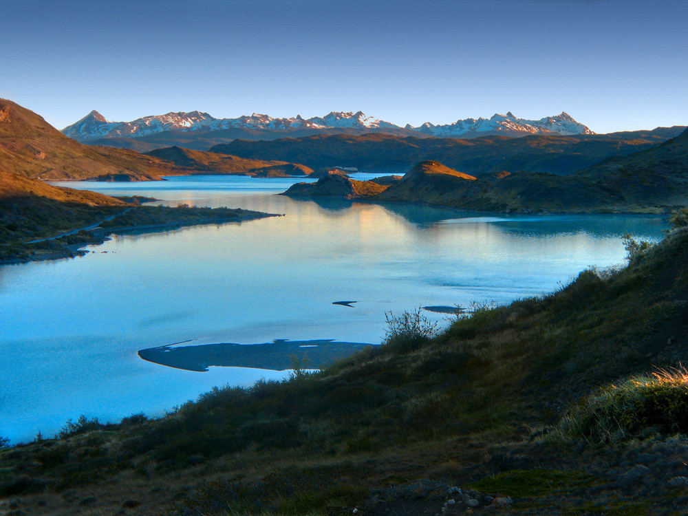 Lago Pehoe at dusk