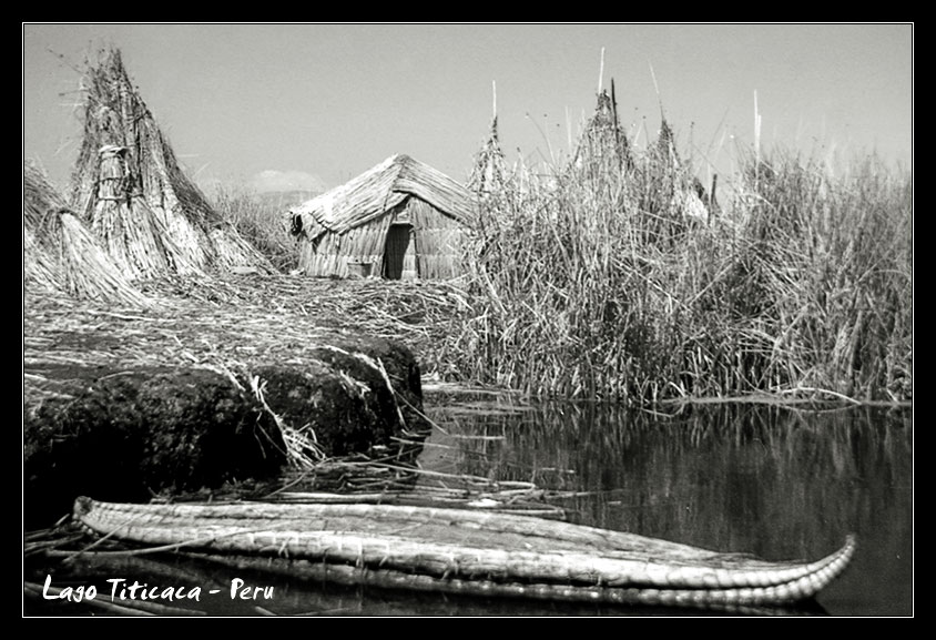 Lago Titicaca , Isla de los Uros