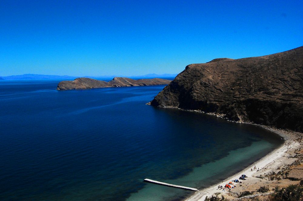 Lago Tititaca Vista Isla de Sol, Bolivia de alesfatina 