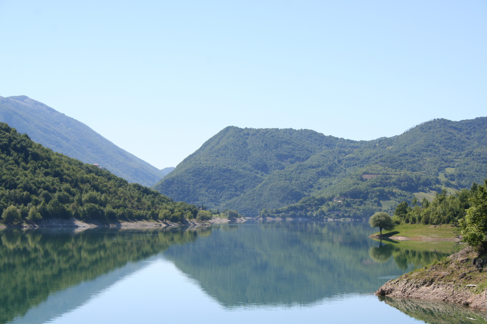 Lago Turano Ri