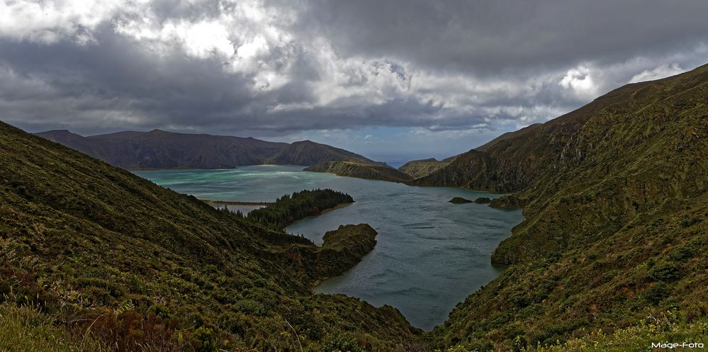 À Lagoa do Fogo