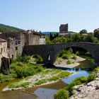 Lagrasse mit Brücke über den Orbieu...