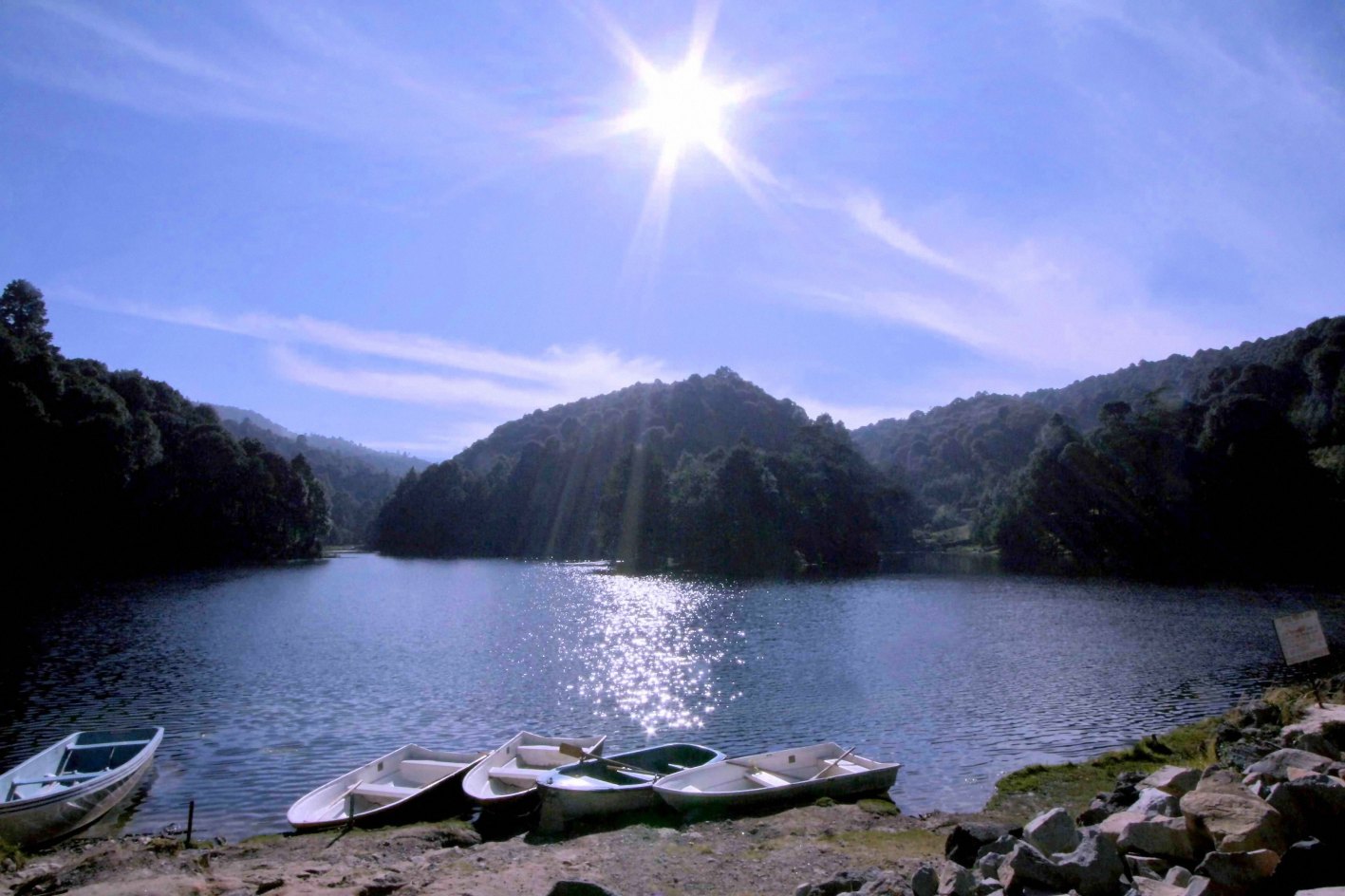 LAGUNA AL ATARDECER