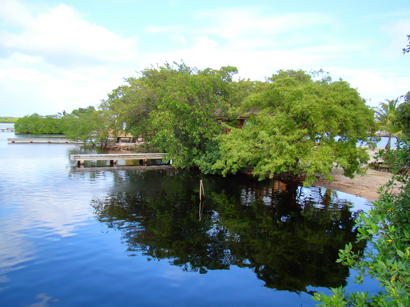 Laguna Beach Resort. Utila Honduras