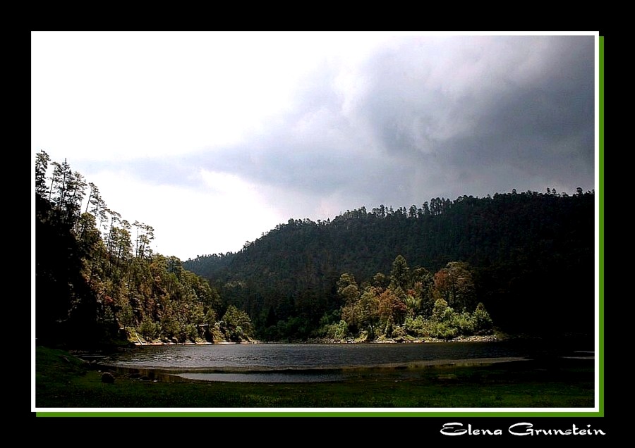 Laguna iluminada