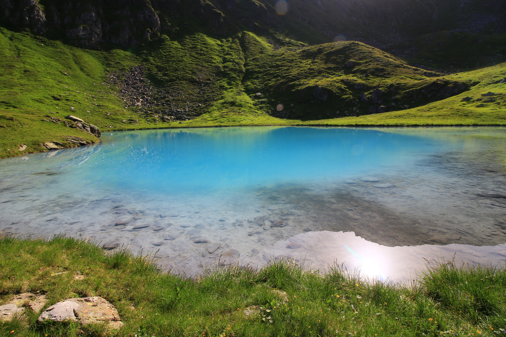 Lagune in den Bergen