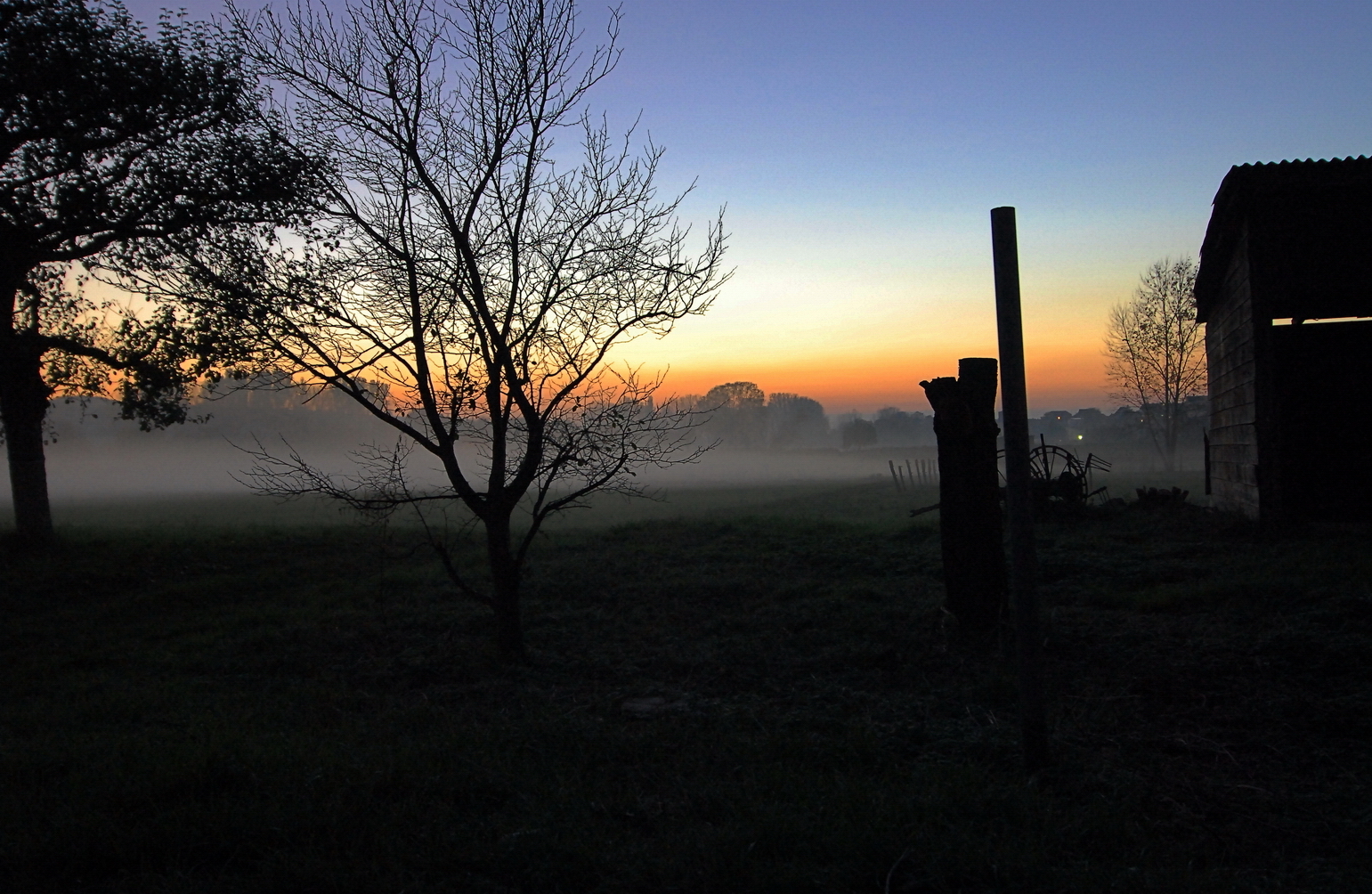 Lahntal im Nebel