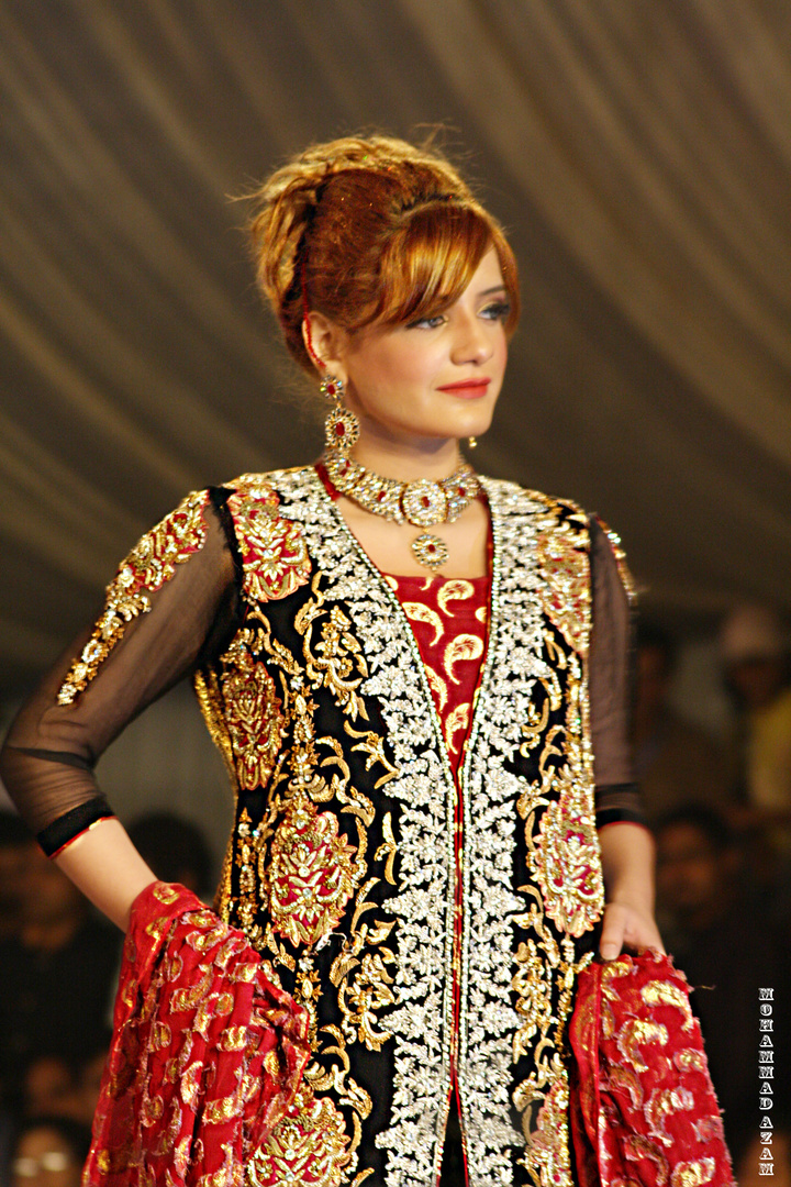 LAHORE FASHION SHOW