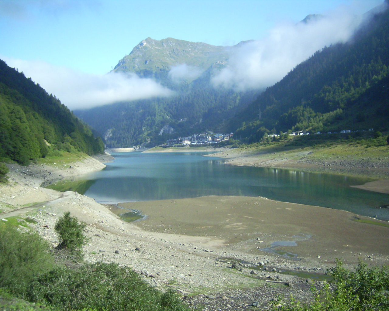 Lake between mountains