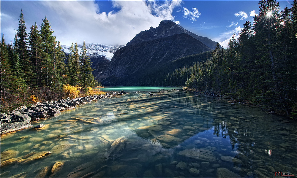 - Lake Edith Cavell -