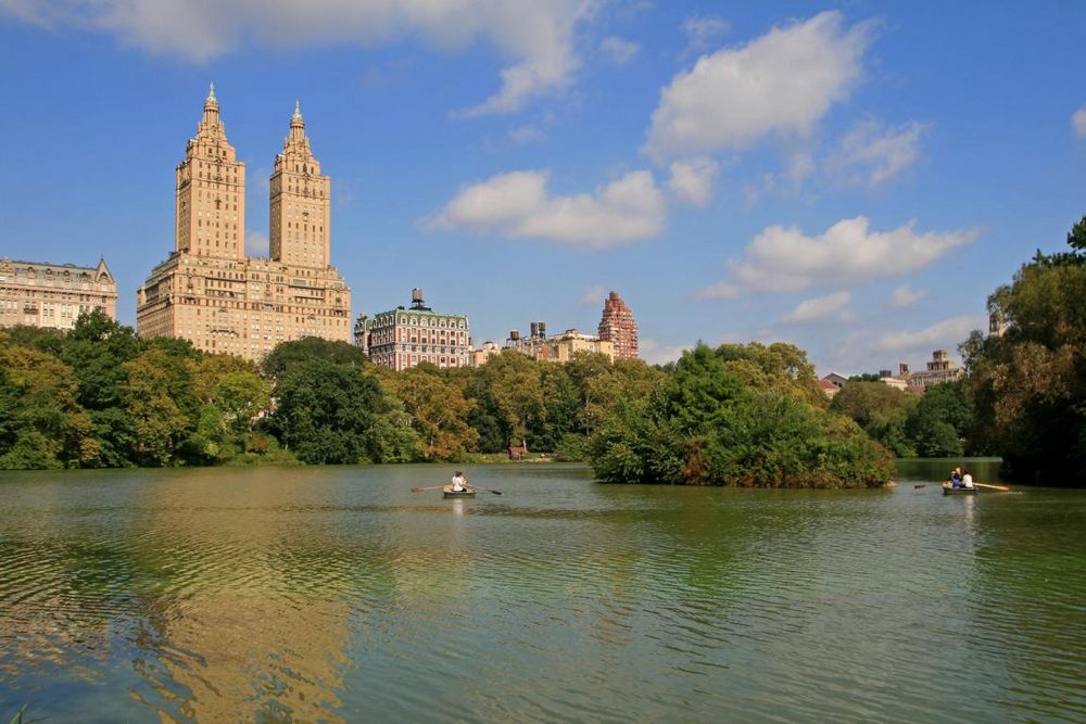 Lake im Central Park & Gebäude an der Upper West