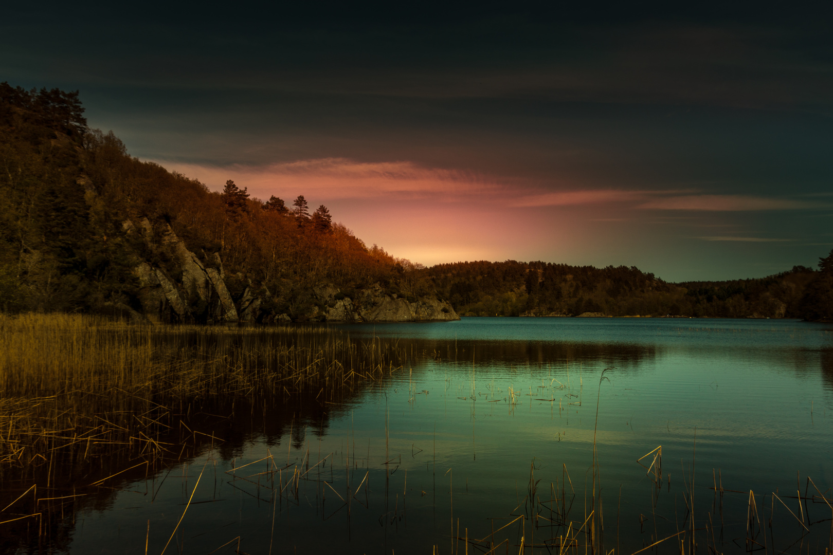 lake in norway colorfull lights