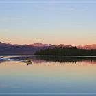 Lake Laberge in der Abendsonne