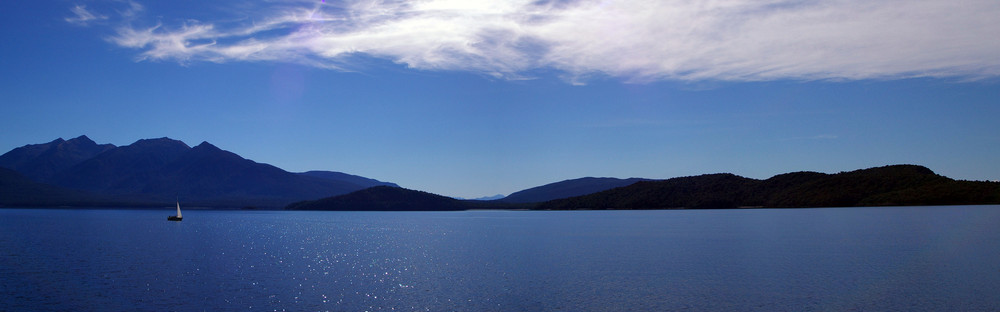 Lake Manapouri, Fiordland New Zealand