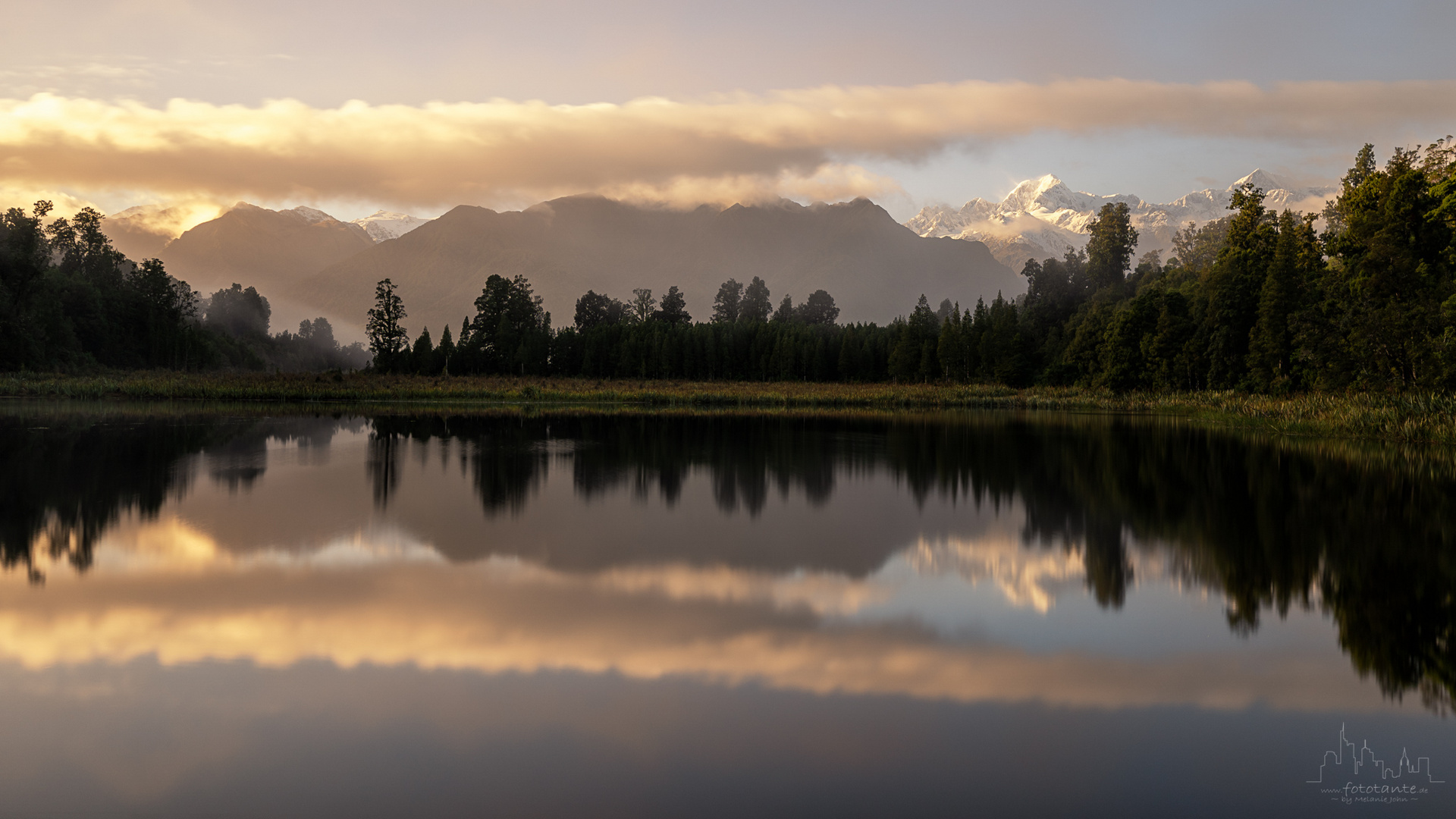 Lake Matheson sunrise