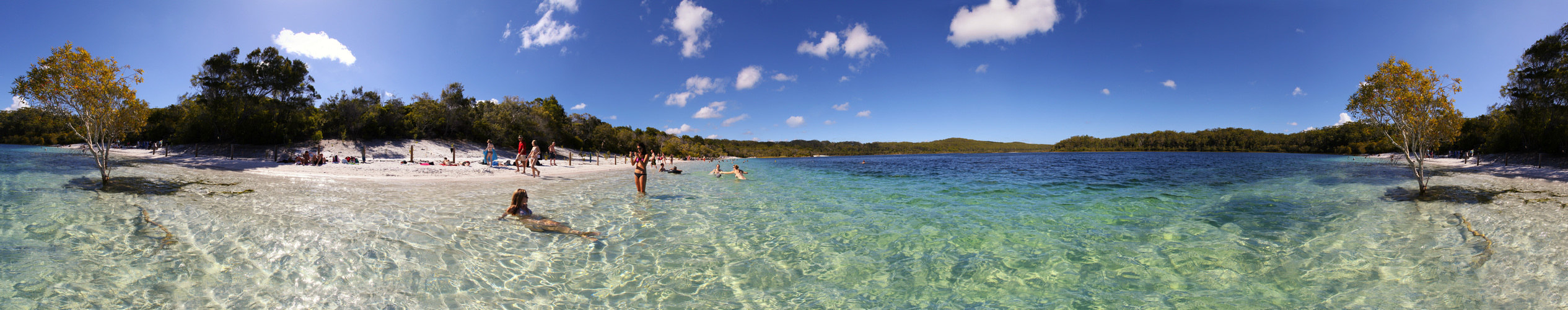 Lake McKenzie by Til Schröder 